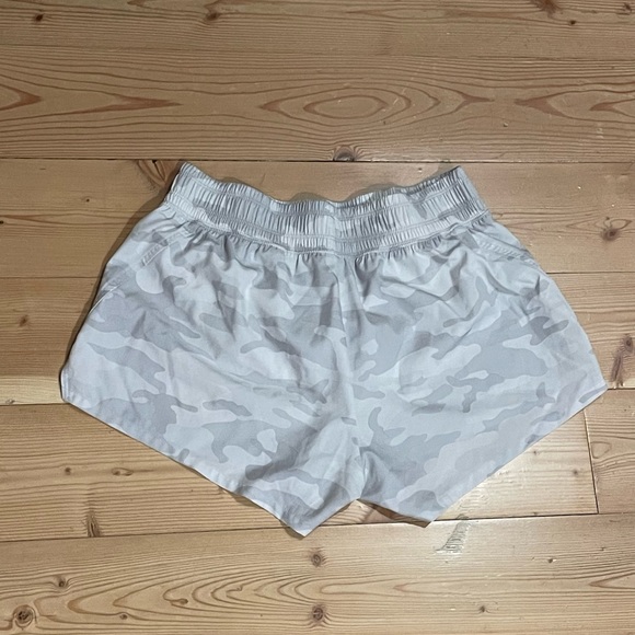 GAP White Camo Athletic Shorts - Picture 2 of 5